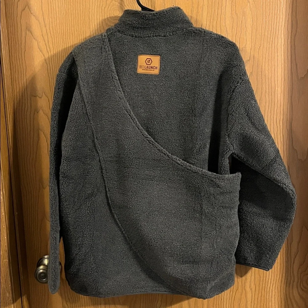 BeeLaunch NEW Dark Gray Fleece Sweater with Kangaroo Pouch‎ Pet Carrier XS